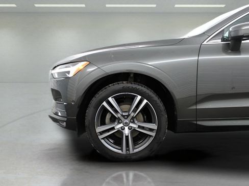 Used 2019 Volvo XC60 T5 Momentum w/ Multimedia Package image 37