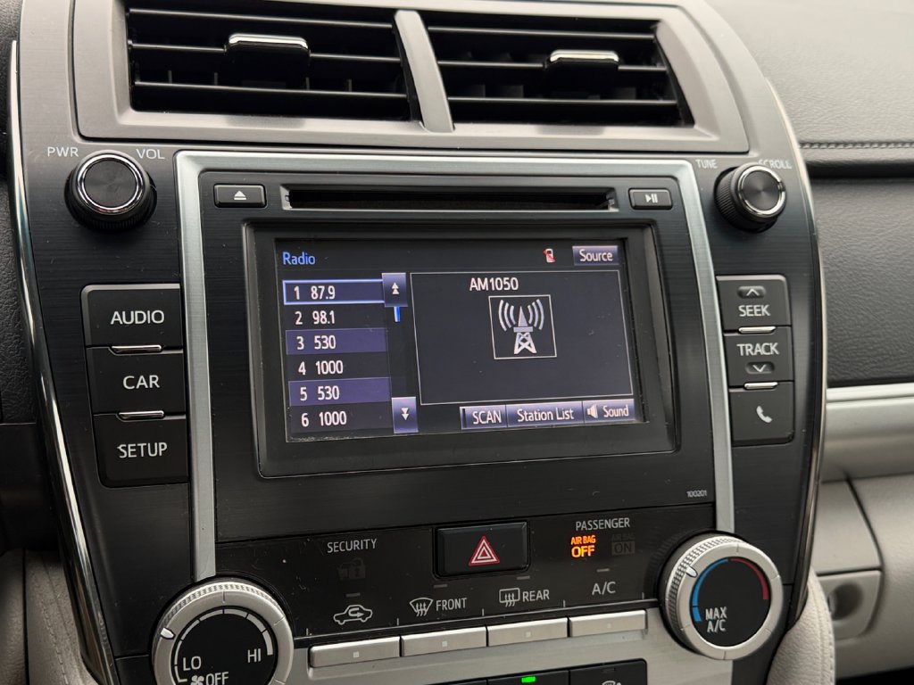 Used 2014 Toyota Camry LE FWD image 19