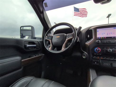 Used 2023 Chevrolet Silverado 3500 High Country w/ Technology Package image 7