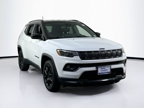Used 2022 Jeep Compass Latitude AWD/4WD image 3
