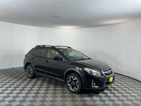 Used 2017 Subaru Crosstrek 2.0i Premium w/ Popular Package #2 AWD/4WD image 3