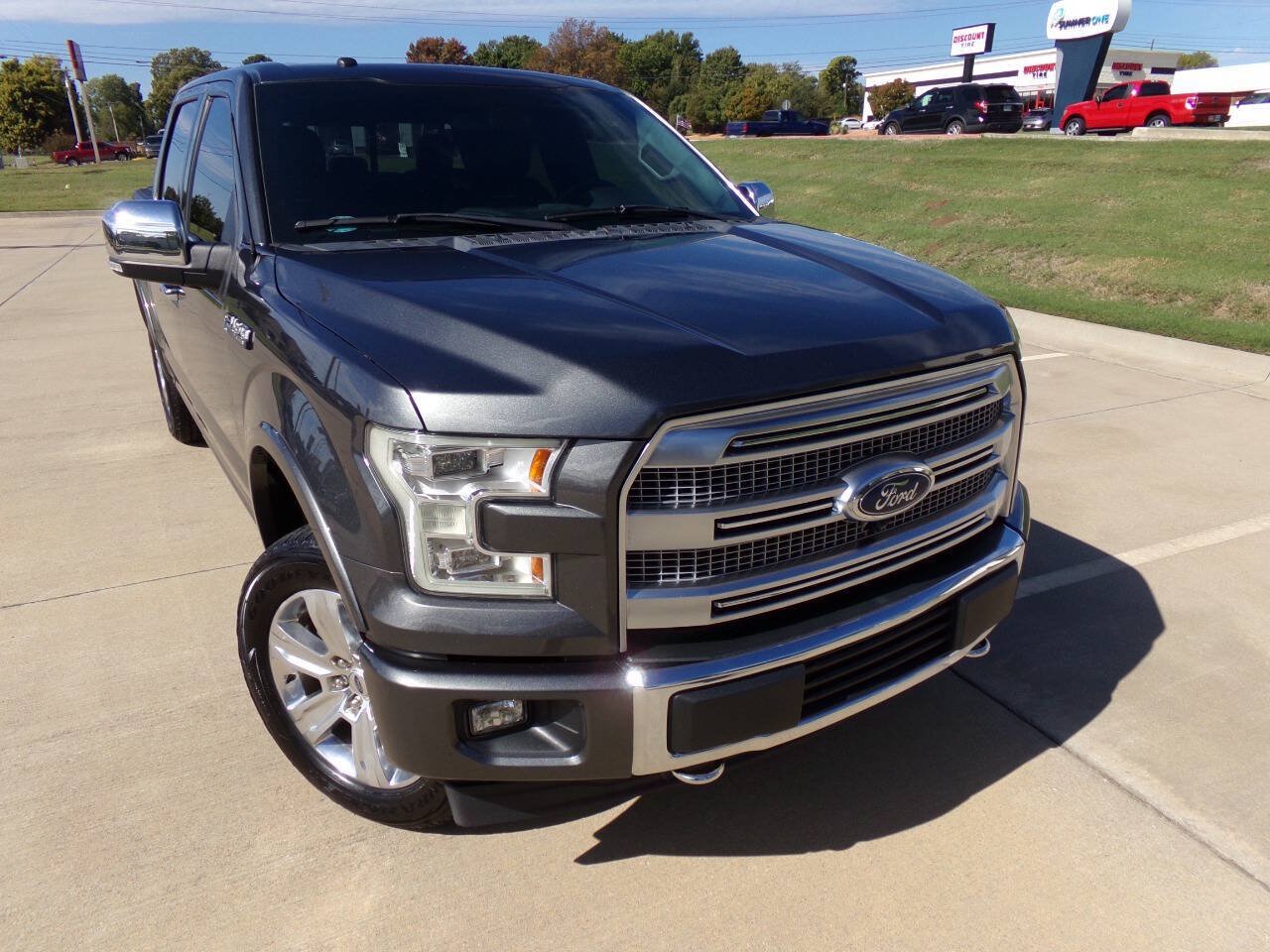Used 2017 Ford F150 Platinum w/ Equipment Group 701A Luxury AWD/4WD image 7