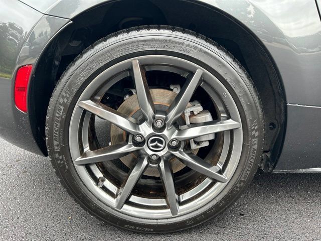 Used 2017 MAZDA MX-5 Miata RF Grand Touring RWD image 24