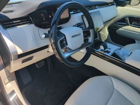 New 2026 Land Rover Range Rover Long Wheelbase SE AWD/4WD image 7