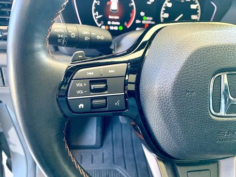 Used 2025 Honda Pilot TrailSport image 34