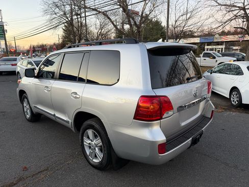 Used 2013 Toyota Land Cruiser image 4