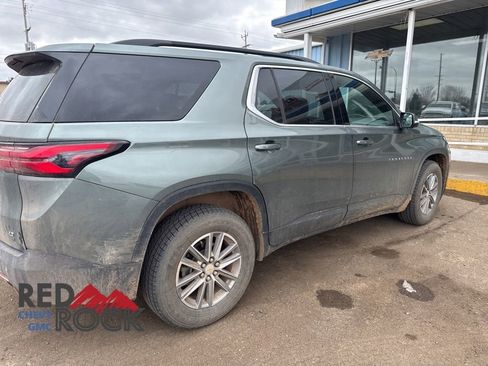 Used 2023 Chevrolet Traverse LT FWD image 16