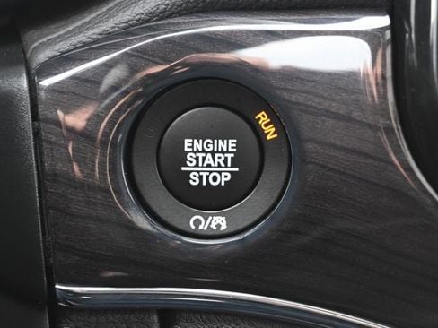 Used 2021 Jeep Grand Cherokee Overland w/ Protech Group AWD/4WD image 34