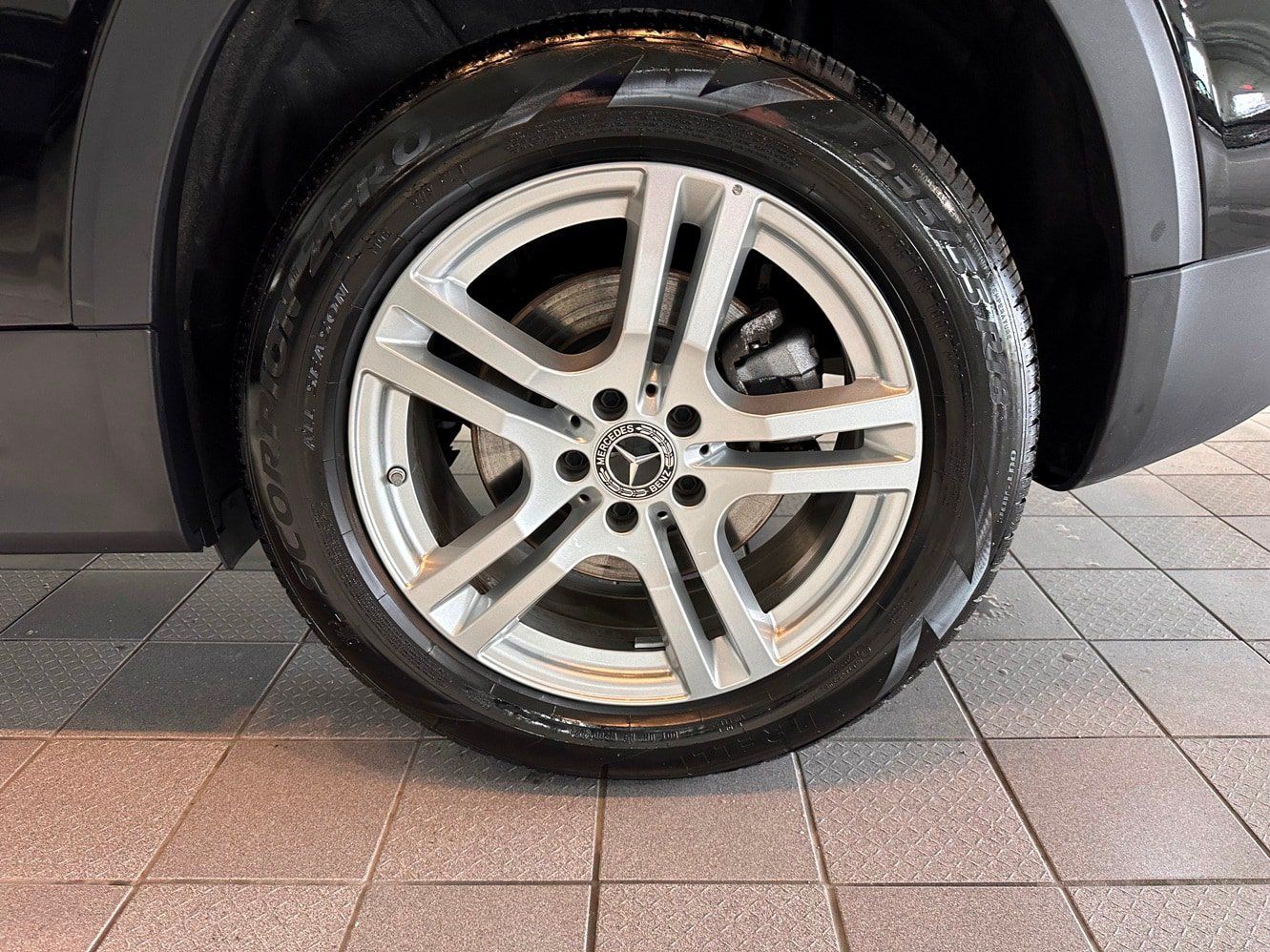 Used 2023 Mercedes-Benz GLB 250 4MATIC image 36