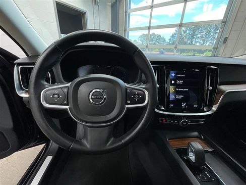 Used 2022 Volvo S60 B5 Inscription FWD image 15