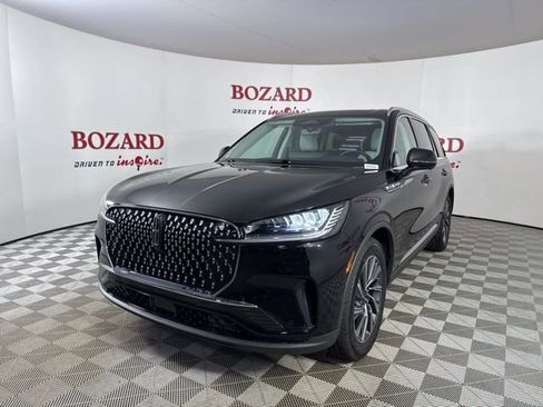 New 2026 Lincoln Aviator 2WD image 3