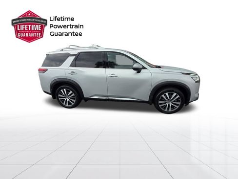 Certified 2022 Nissan Pathfinder Platinum w/ Cargo Package AWD/4WD image 6