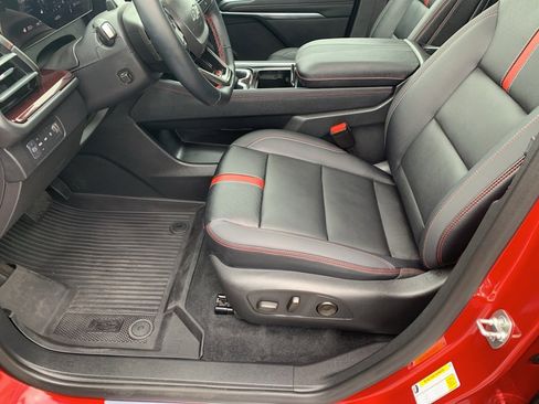 Used 2024 Chevrolet Traverse RS w/ LPO, Floor Liner Package image 12