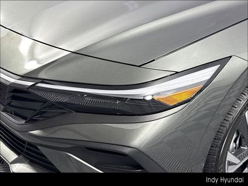 Certified 2025 Hyundai Elantra Sport FWD image 48