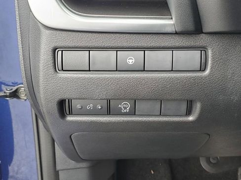 Certified 2023 Nissan Rogue SV image 17