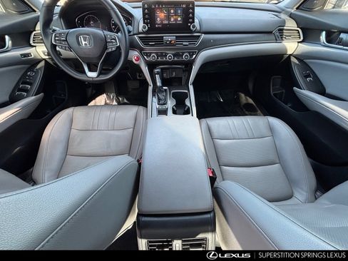 Used 2018 Honda Accord Touring image 16