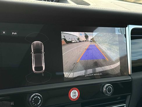 Used 2024 Porsche Macan S image 21