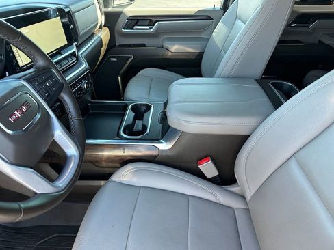 Used 2024 GMC Sierra 2500 SLT w/ SLT Premium Package image 11