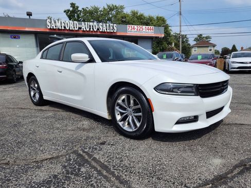 Used 2015 Dodge Charger SXT w/ Plus Group RWD image 2