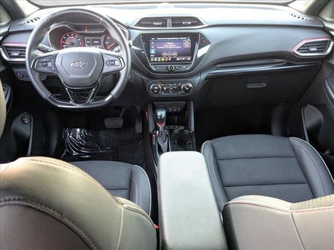 Used 2023 Chevrolet TrailBlazer RS w/ Sun and Liftgate Package FWD image 17