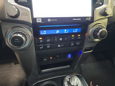 Used 2022 Toyota 4Runner Limited AWD/4WD image 21