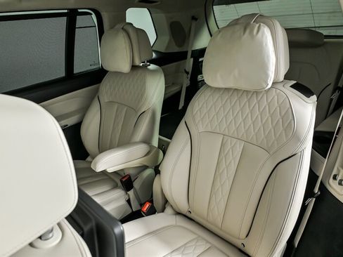 Used 2021 BMW ALPINA XB7 image 23