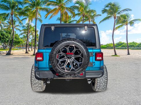 Used 2019 Jeep Wrangler Unlimited Sahara image 5