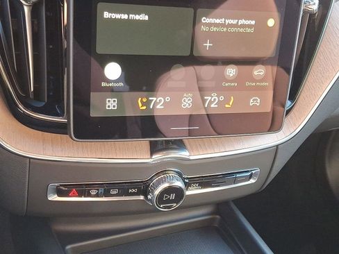 New 2026 Volvo XC60 B5 Plus w/ Protection Package Premier image 11