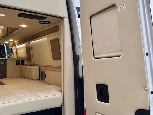 Used 2020 Mercedes-Benz Sprinter 3500 w/ Windows All Around Package image 45