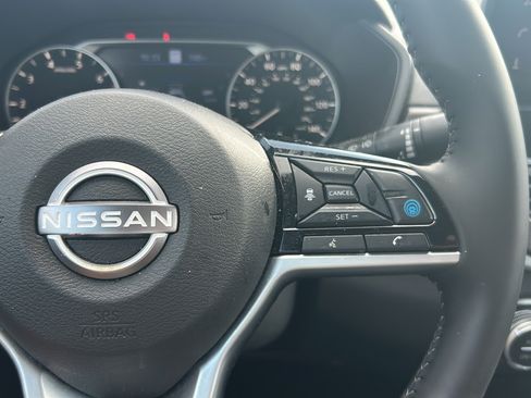 Used 2025 Nissan Altima 2.5 SV w/ SV Premium Package FWD image 24