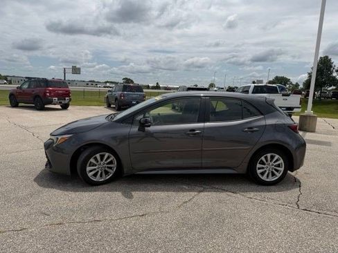 Used 2023 Toyota Corolla SE w/ SE Premium Package FWD image 9