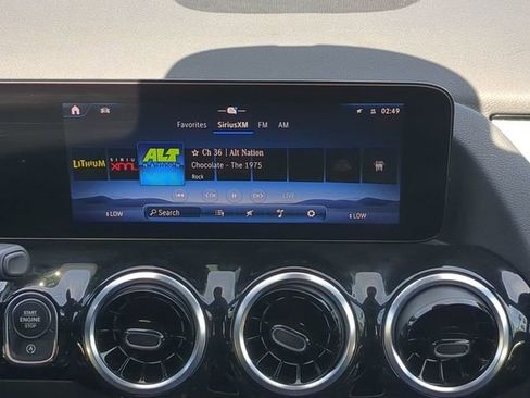 Used 2025 Mercedes-Benz GLA 250 image 21