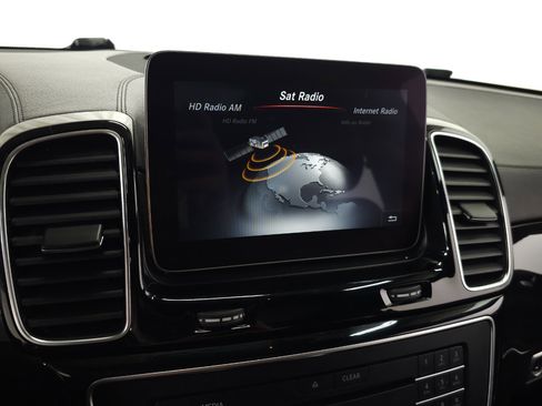 Used 2017 Mercedes-Benz GLS 550 4MATIC image 32