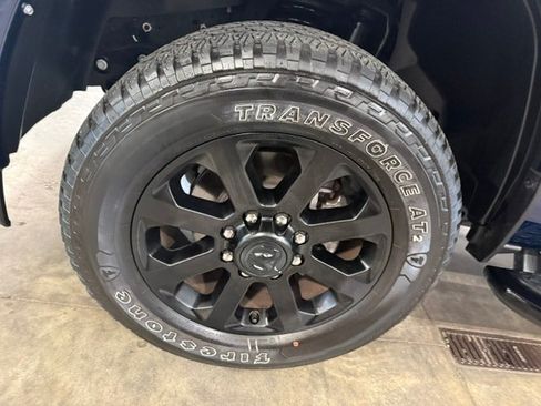 Used 2024 RAM 2500 Big Horn w/ Night Edition AWD/4WD image 38