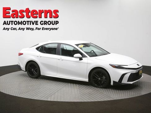 Used 2025 Toyota Camry SE w/ Convenience Package FWD image 47