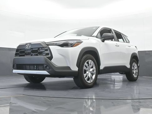 Used 2026 Toyota Corolla Cross L FWD image 53
