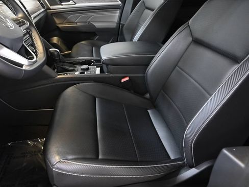 Used 2023 Volkswagen Atlas Cross Sport SE w/ Black Wheel Package AWD/4WD image 7