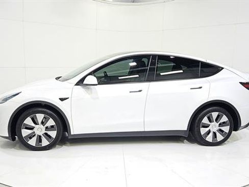 Used 2021 Tesla Model Y Long Range AWD/4WD image 5