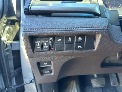 Certified 2021 Honda Odyssey Touring image 41