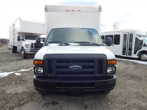 Used 2014 Ford E-350 and Econoline 350 Super Duty image 4