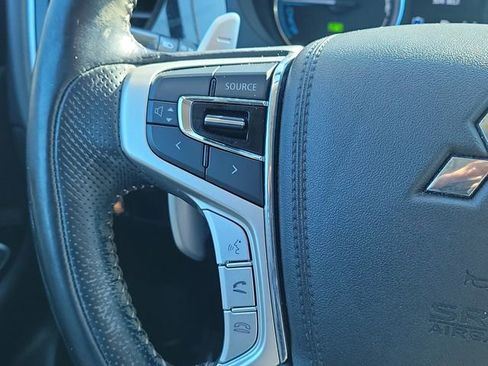 Used 2018 Mitsubishi Outlander SEL image 25