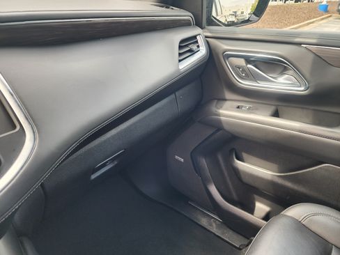 Used 2024 Chevrolet Suburban LT AWD/4WD image 35