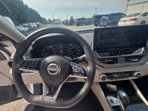 Used 2023 Nissan Altima 2.5 SL AWD/4WD image 19