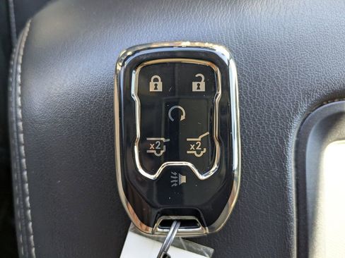 Used 2020 Chevrolet Suburban LT image 34