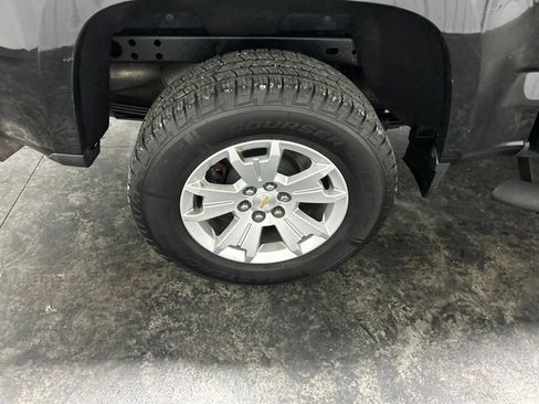 Used 2018 Chevrolet Colorado LT AWD/4WD image 9