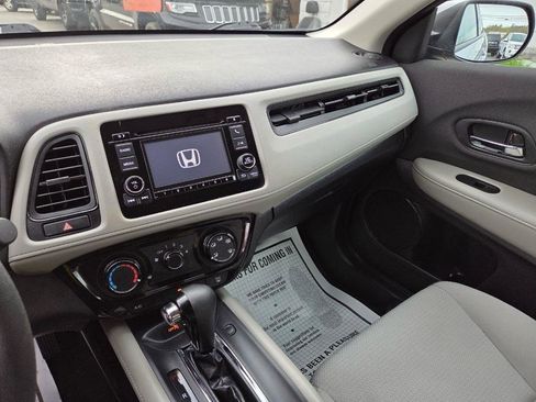 Used 2020 Honda HR-V LX image 31
