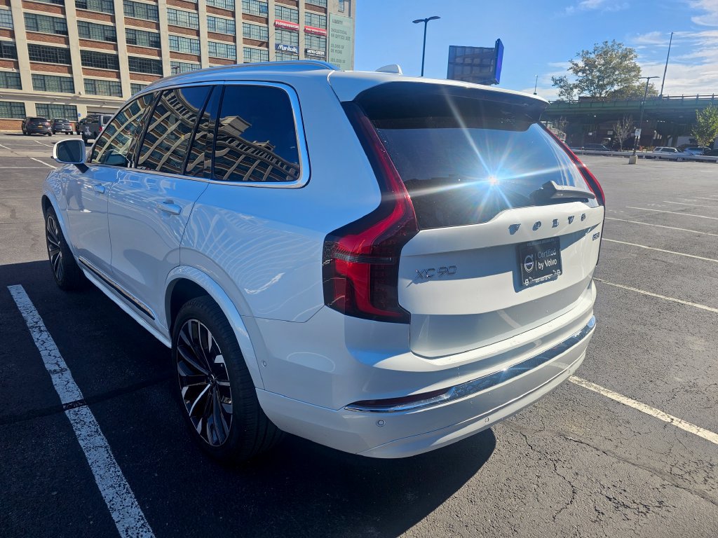 Certified 2025 Volvo XC90 B5 Plus AWD/4WD image 27