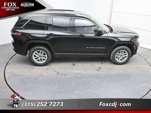 New 2025 Jeep Grand Cherokee Laredo X w/ Luxury Tech Group I image 29