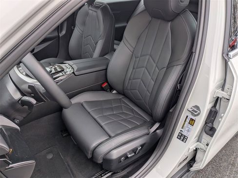 Used 2024 BMW 530i xDrive 530i xDrive w/ Convenience Package image 26