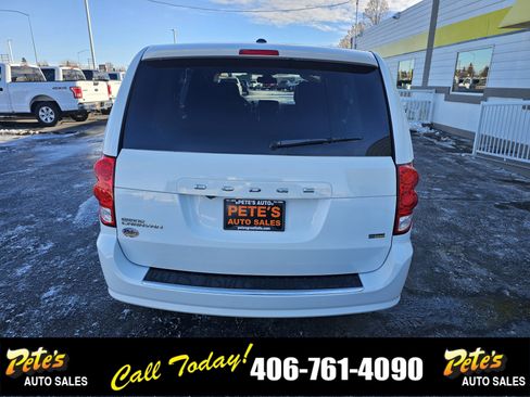 Used 2018 Dodge Grand Caravan SE w/ UConnect Hands-Free Group image 3